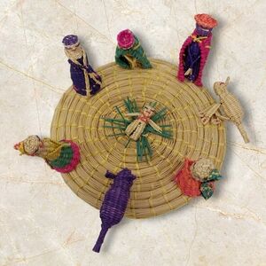 Vintage Woven Straw Holy Family Folk Art Nativity MADE IN Ecuador 6.5" Round